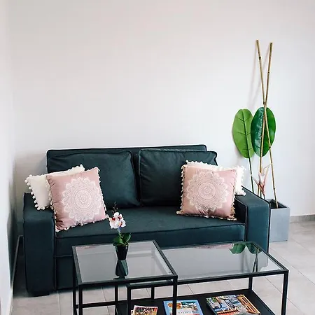 Exit Apartment *